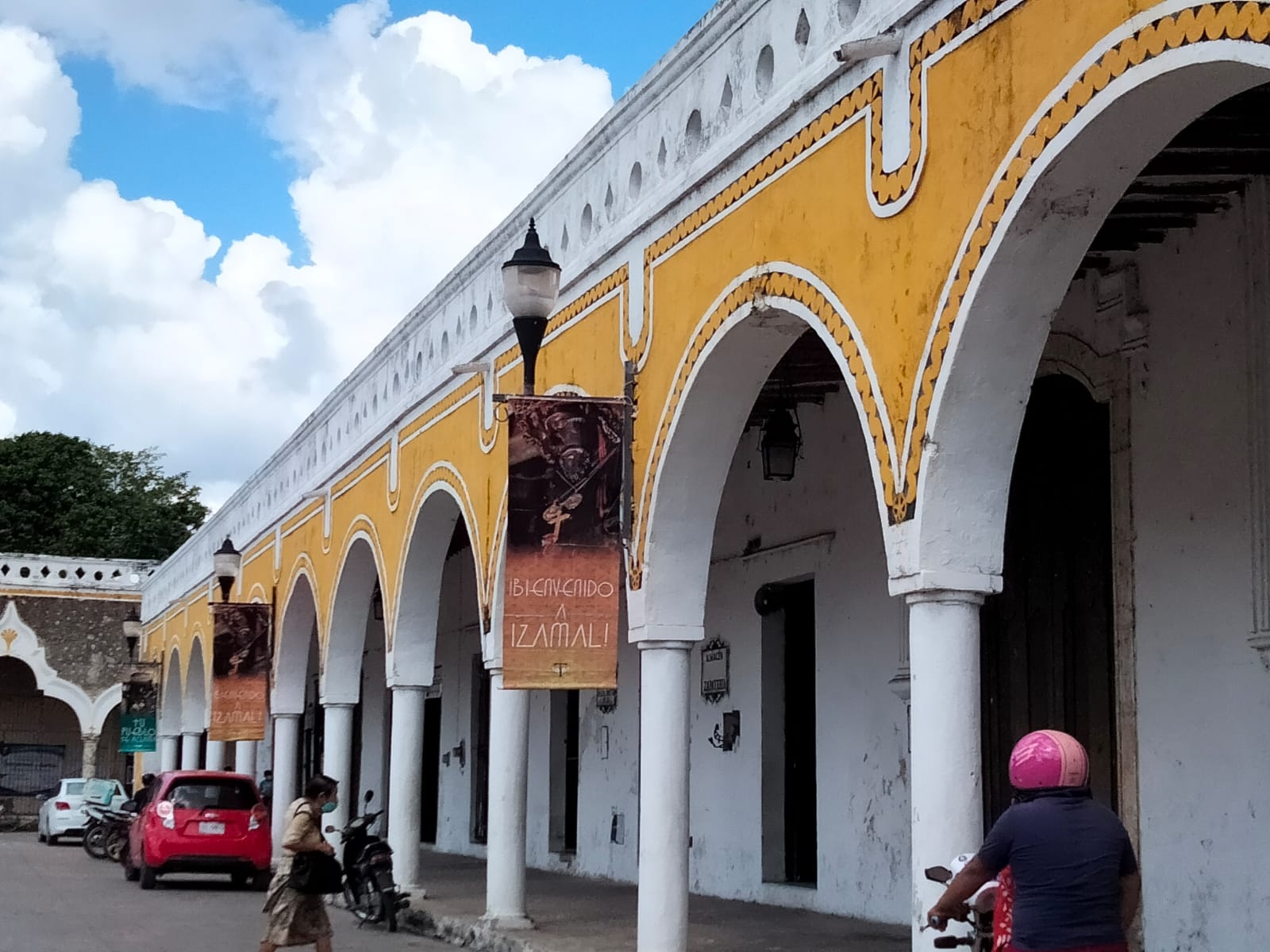 Izamal adorna sus calles para la llegada del Cristo Negro de Sitilpech