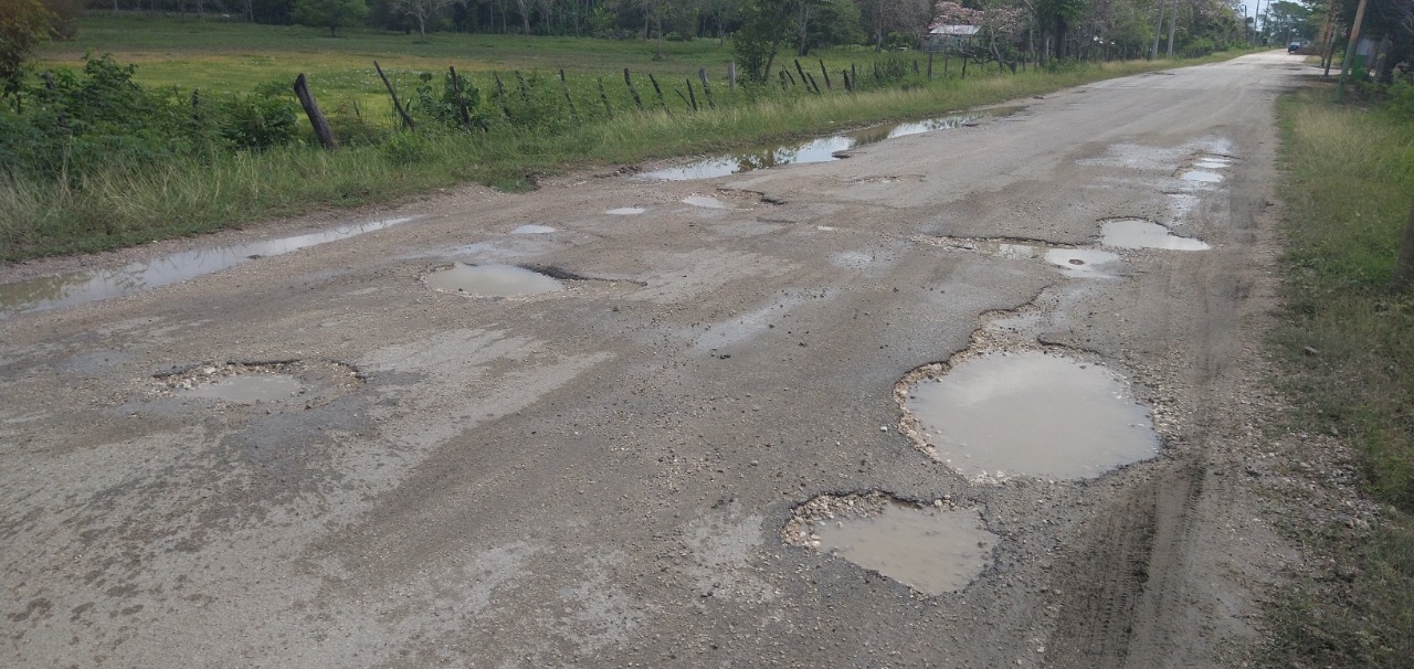 Urge que se busque la manera de solucionar este problema que hay con los caminos destrozados que afecta a quienes lo utilizan