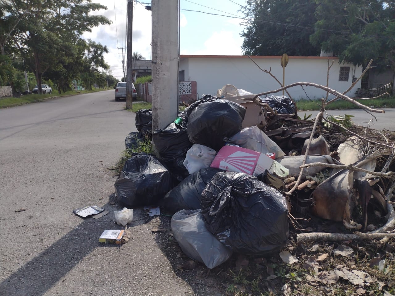 Persiste problema de basura en Felipe Carillo Puerto; solo hay dos unidades de recolección