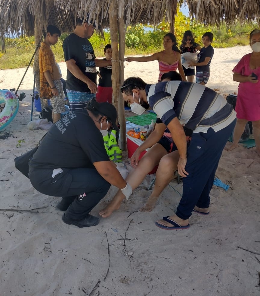 La joven fue trasladada en ambulancia a un hospital de Motul