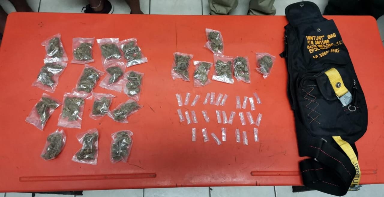 Detienen a cuatro hombres por posesión de droga en Playa del Carmen