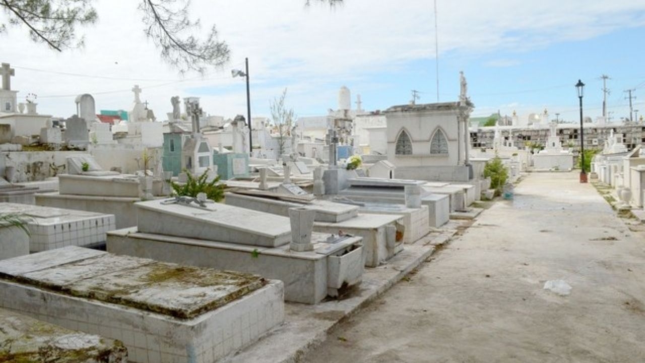 Panteones de Campeche, con aforo del 50% durante Día de Muertos