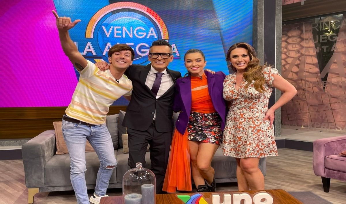 Luego de su participación en el concurso ‘Quiero Cantar’, uno de los conductores de Venga La Alegría fue causa de burla por los internautas, debido a su peculiar atuendo