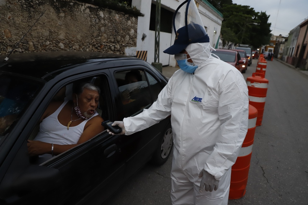 Autoridades realizan alcoholímetro aleatorio en calles de Mérida