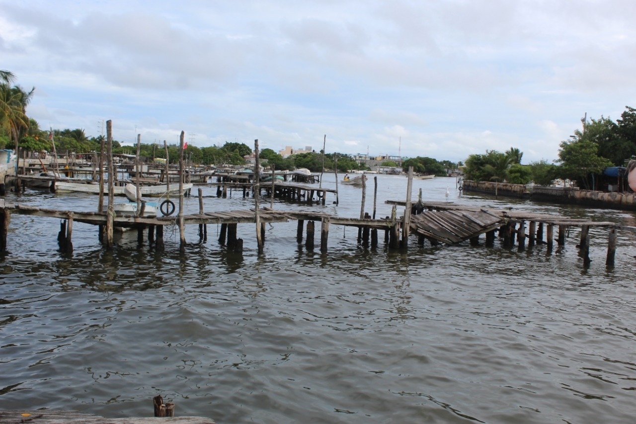 Pescadores de Ciudad del Carmen exigen solución al deterioro de los muelles