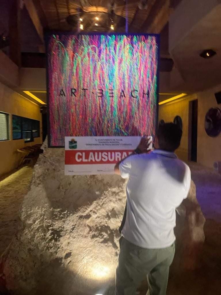 Autoridades clausuran el club Zamna por operar sin licencia en Tulum