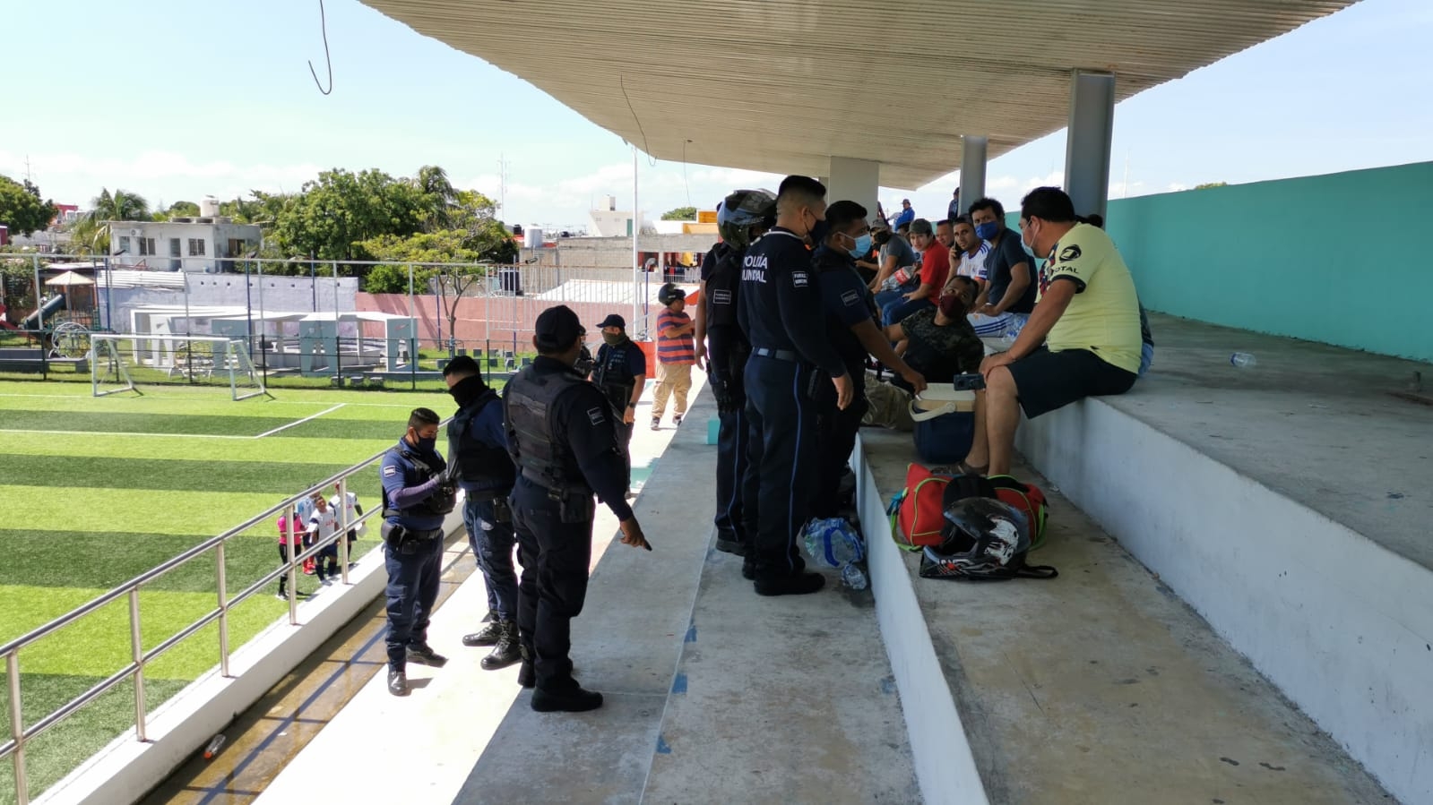 Riña provoca movilización policiaca en cancha de fútbol  de Ciudad del Carmen