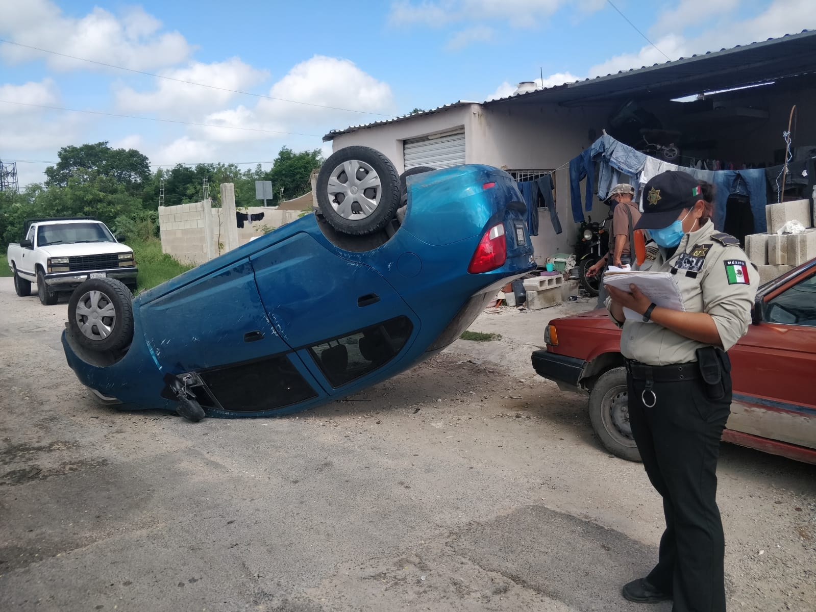 Automovilista vuelca en Ciudad Caucel; iba alcoholizado