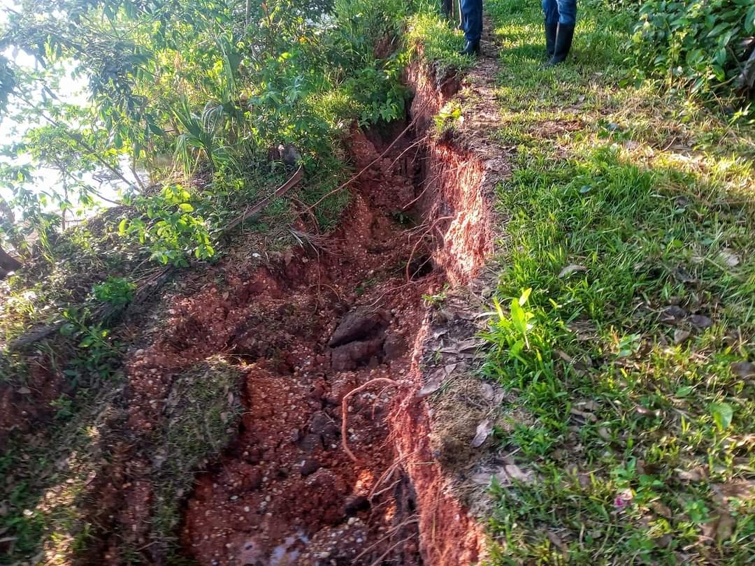 Protección Civil cierra calles por desbordamiento del rio Palizada en Campeche