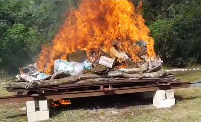 Sedena quema más de 500 kilos de mariguana decomisadas en Mérida, Yucatán: EN VIVO