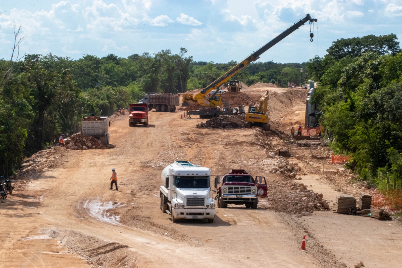 Así fue el recorrido de AMLO para evaluar los tramos del Tren Maya en Quintana Roo