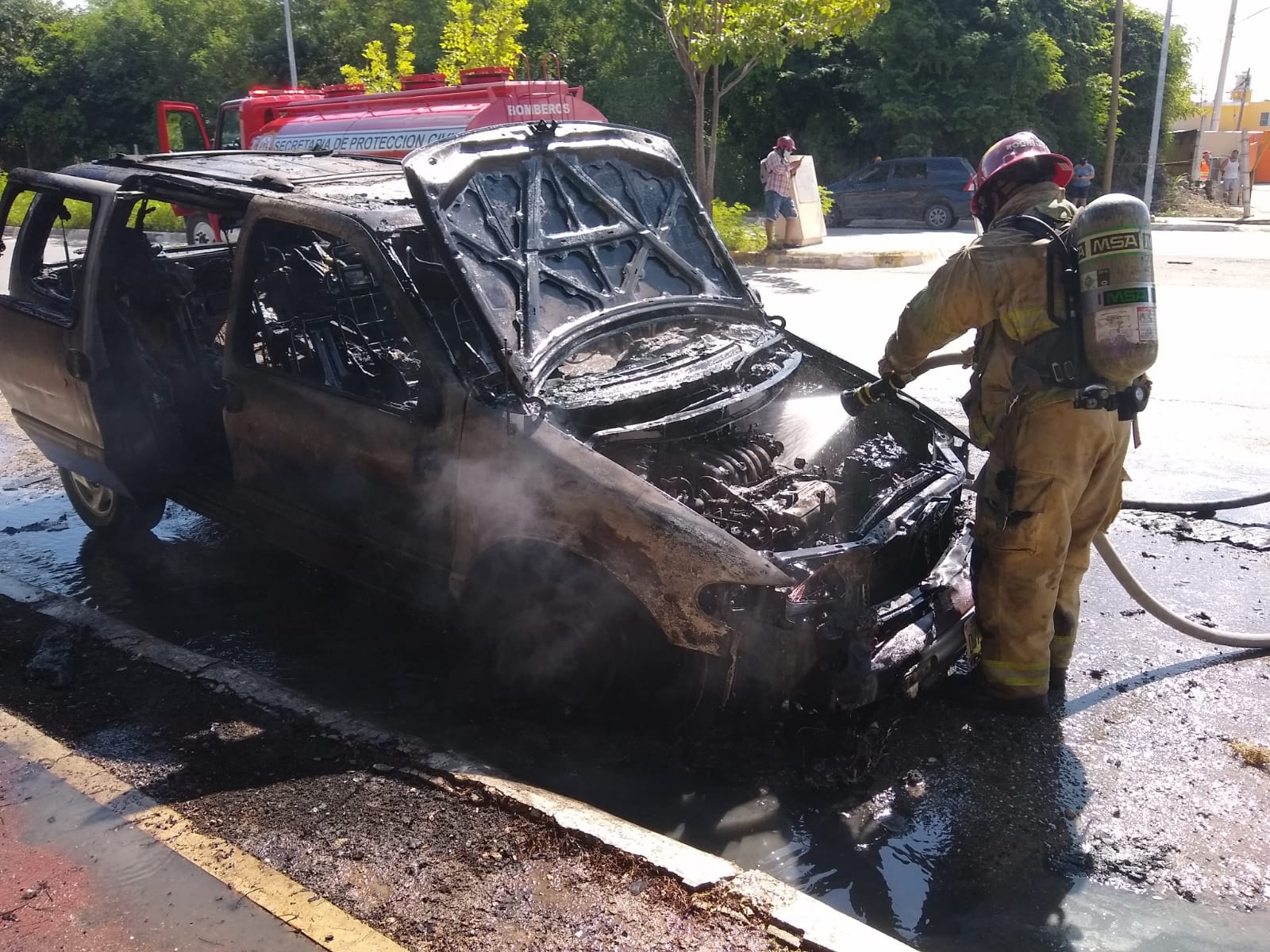 Se requirieron dos mil litros de agua para lograr culminar con el incendio