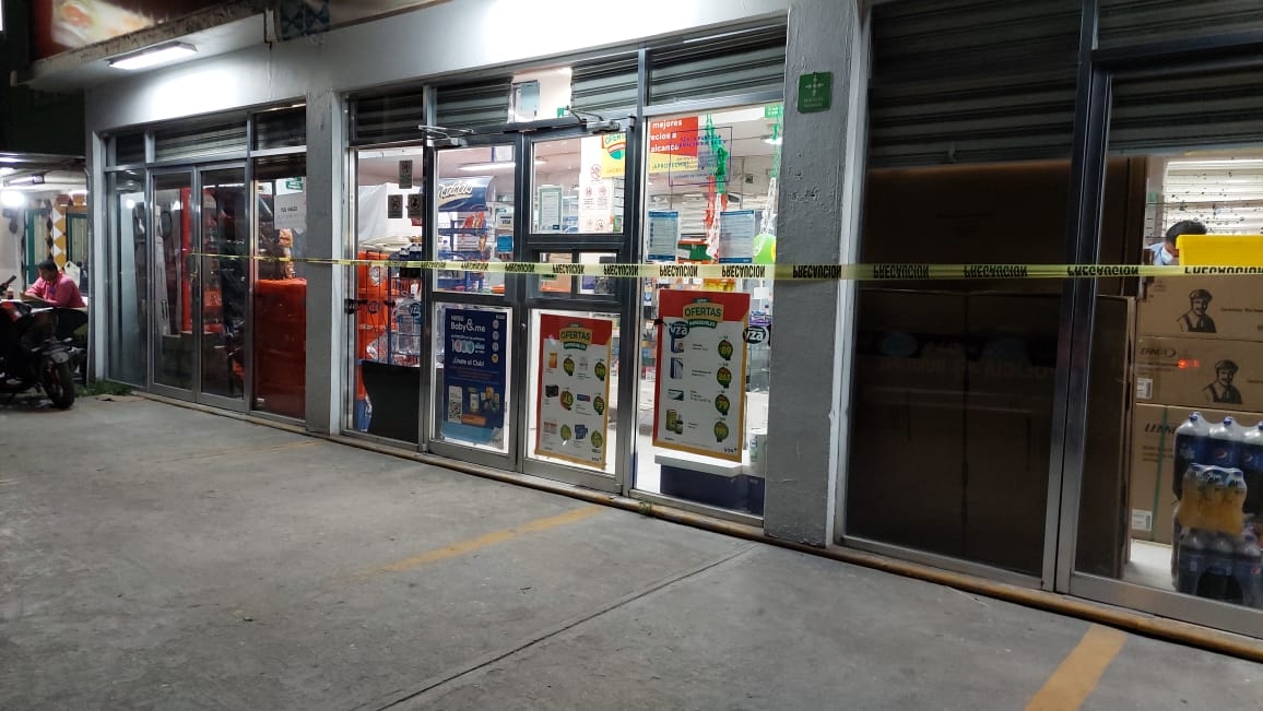 Asaltan con picahielo a empleada de una farmacia YZA en Ciudad del Carmen