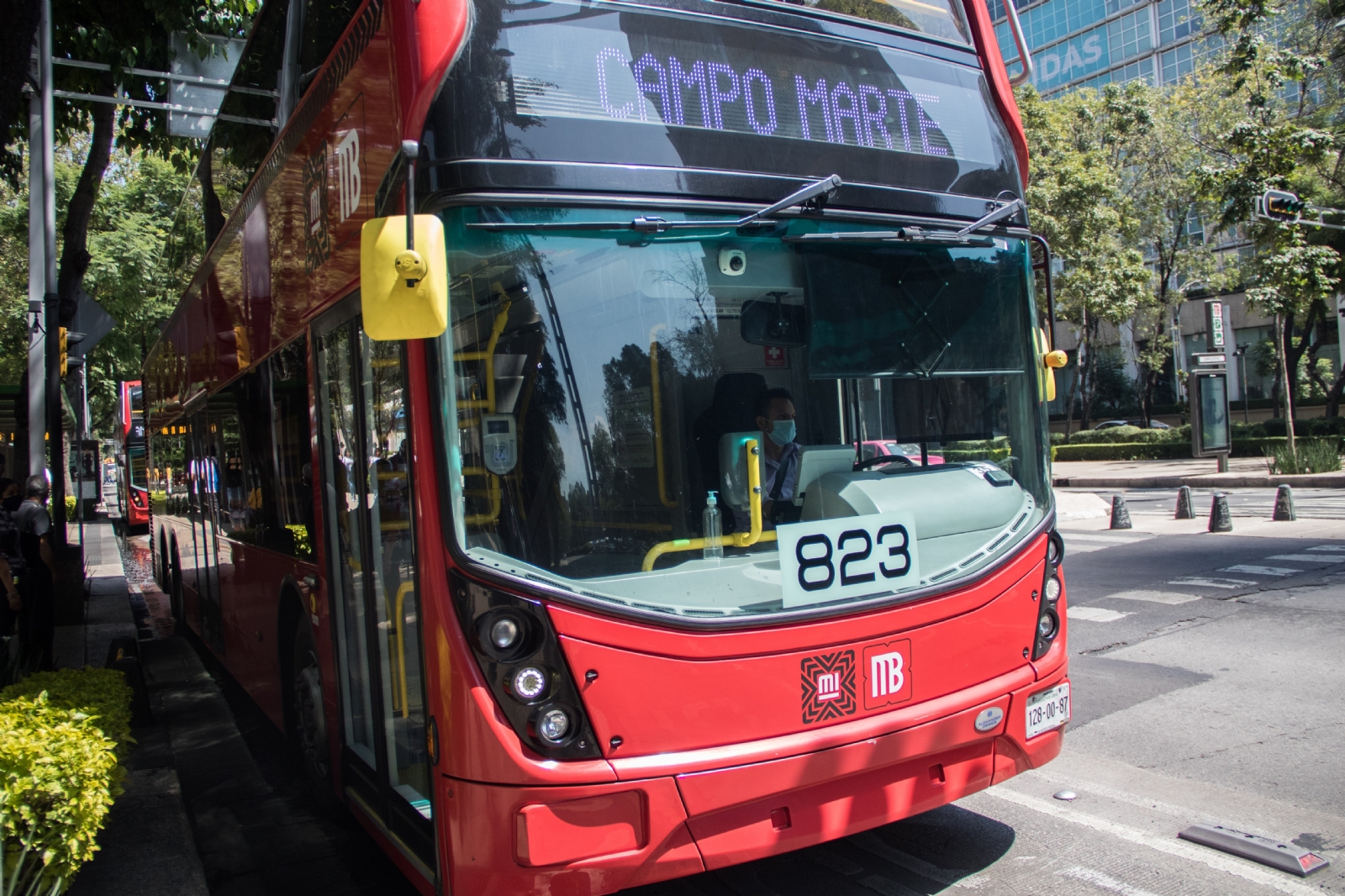 Habrá estaciones cerradas del Metro y Metrobús por Día de Muertos
