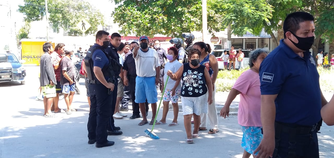 Vecinos protagonizan batalla campal en la colonia Manigua en Ciudad del Carmen