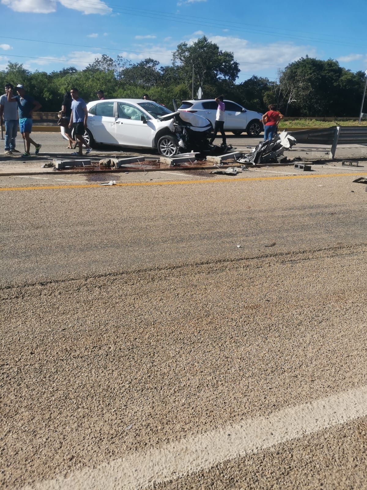 Los hechos ocurrieron  a las 15: 00 horas de la tarde, en la carretera federal Mérida- Campeche