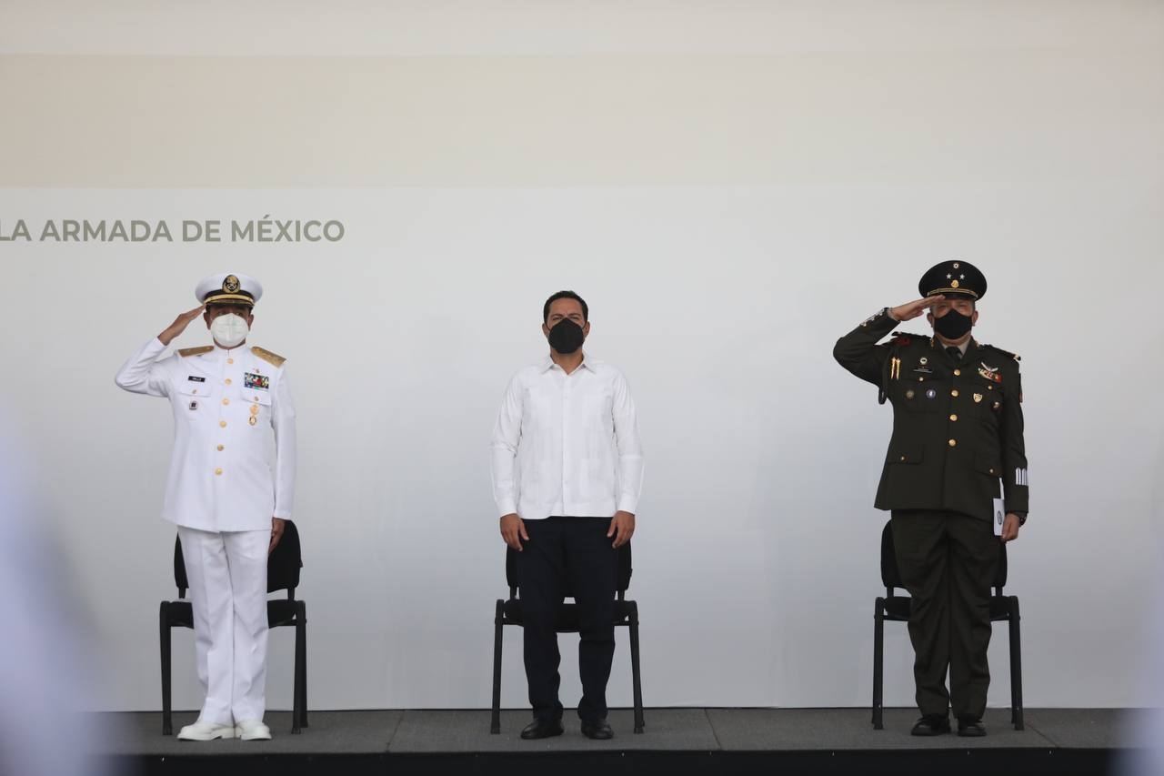 La ceremonia se efectuó en el Patio de Honor de la IX Zona Naval en el puerto de abrigo de Yucalpetén