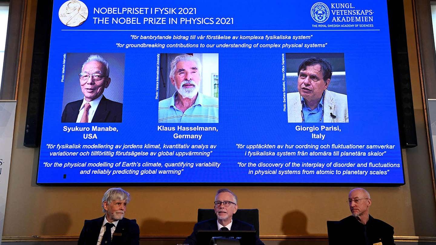 Entregan el Premio Nobel de Física 2021 a contribuyentes para entender los sistemas físicos complejos