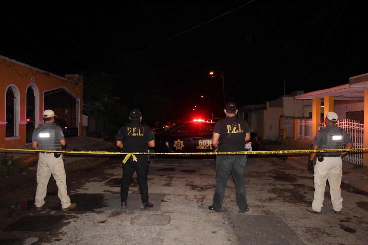 Los elementos policiacos de Yucatán aseguraron la zona y mantuvieron vigilancia perimetral en la colonia Azcorra de Mérida