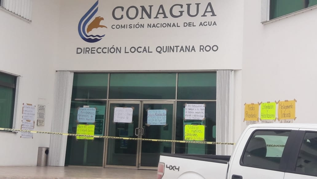 Trabajadores sindicalizados mantiene el plantón a las afueras de la CONAGUA en Chetumal