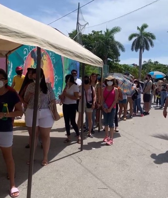 Restringen aplicación de vacunas anticovid para foráneos en Isla Mujeres