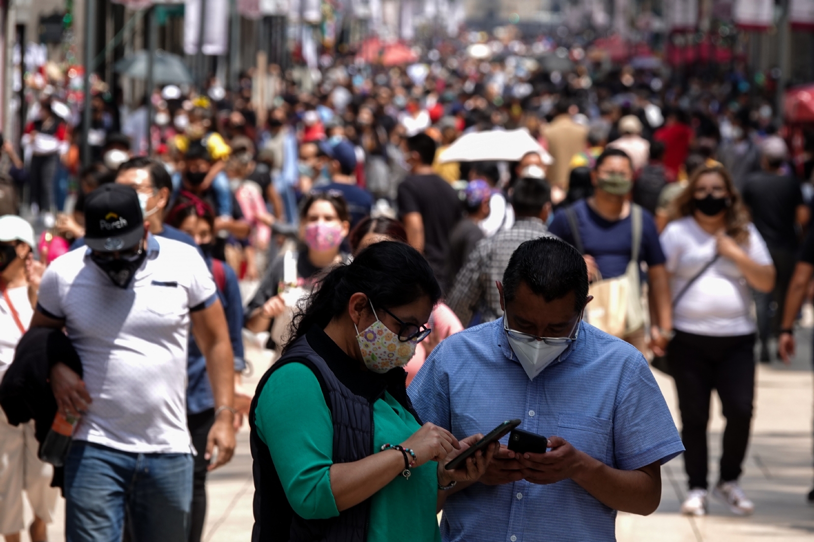 Hay disminución de casos positivos a Covid-19 en todos los grupos de edades