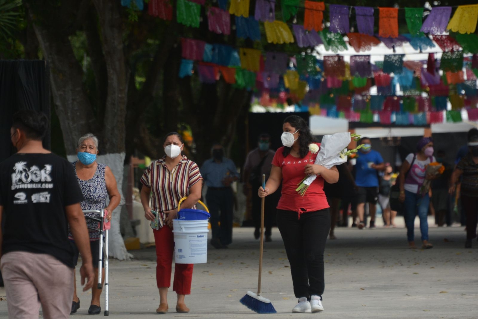 Las festividades alusivas al Día de Muertos cae en días laborales, situación por la cual esperan menos gente