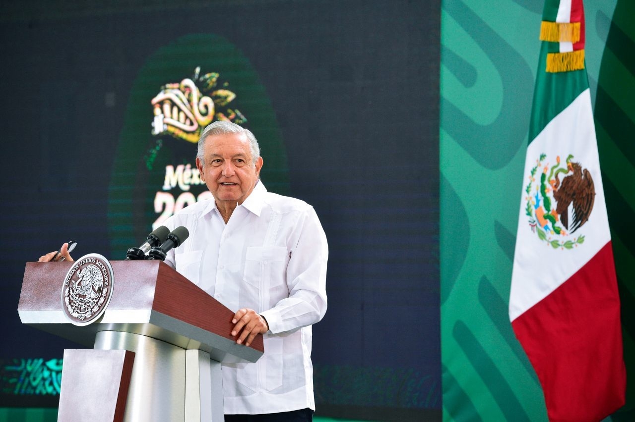 El presidente López Obrador destacó las tradiciones mexicanas para celebrar el Día de Muertos que incluyen acudir al panteón y poner ofrendas