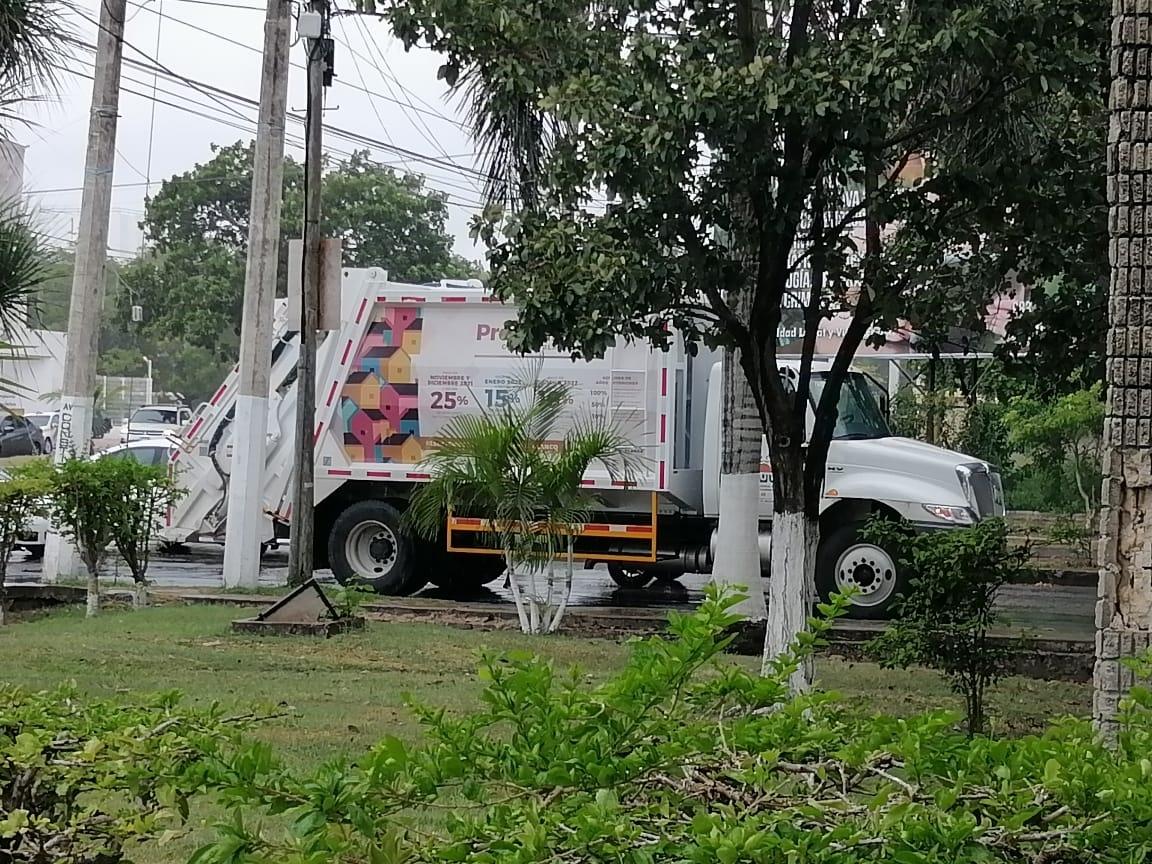 Alcaldesa de Chetumal retrasa inicio de operaciones de nuevos camiones recolectores de basura