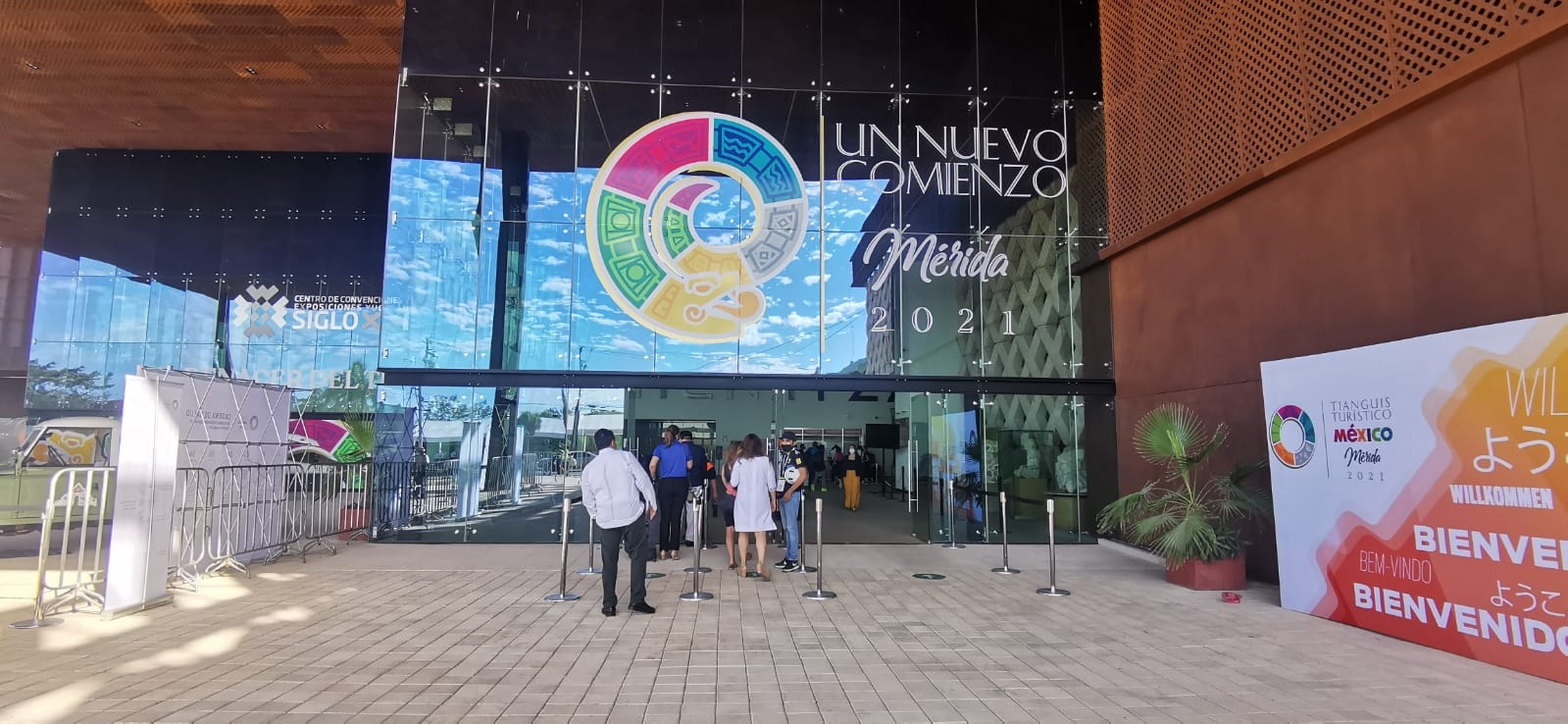 Participantes del Tianguis Turístico de Mérida arriban al Centro de Convenciones: VIDEO