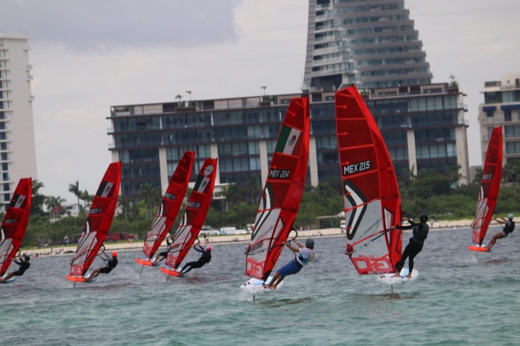 Francés radicado en Cozumel gana Campeonato Nacional de iQFOiL en Tabla Vela