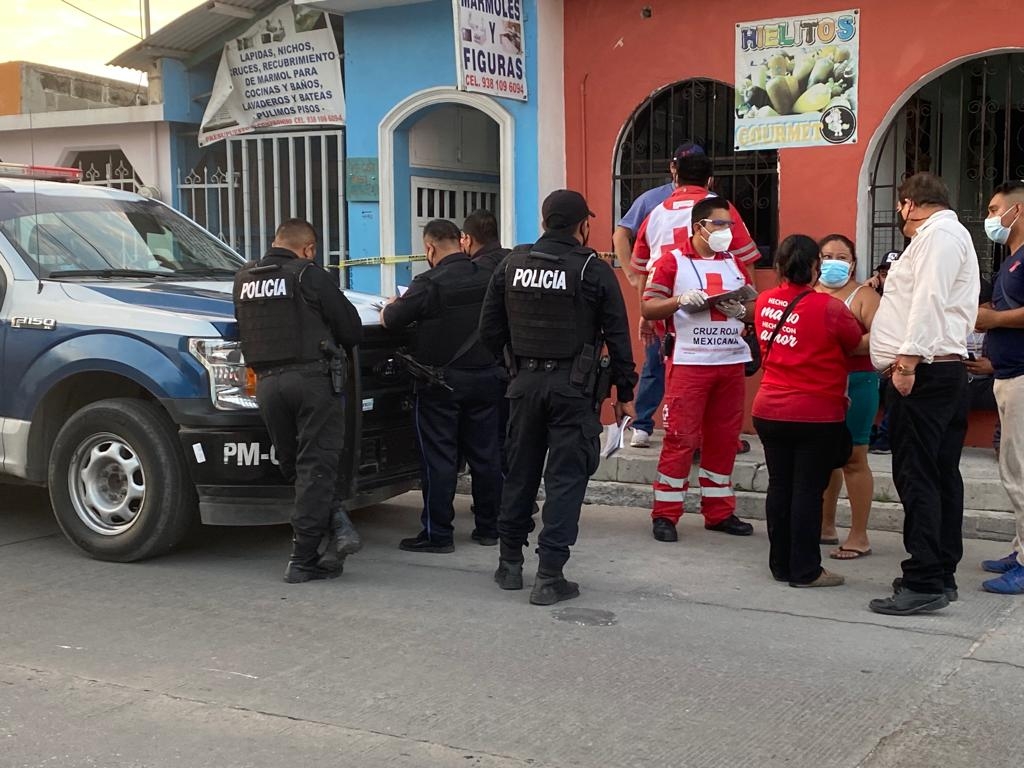 Así estaban las autoridades afuera del lugar donde se encontró el cuerpo