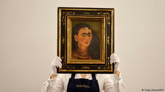 Obra de Frida Kahlo rompe récord: Vendida en 34.9 millones de dólares