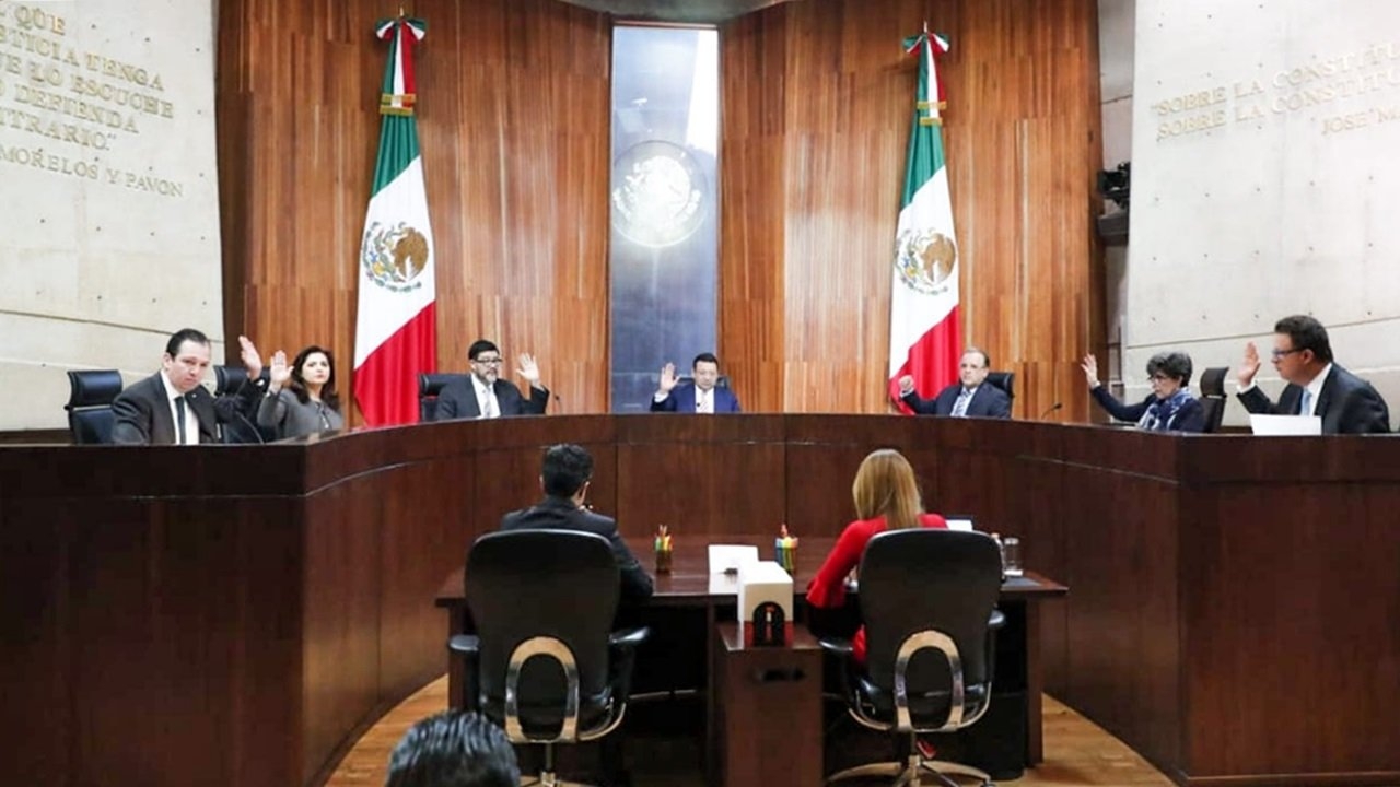 El tribunal en sesión