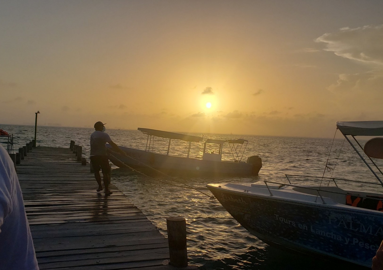 Semar atiende a tripulante con afectación cardiaca en embarcación de Isla Mujeres