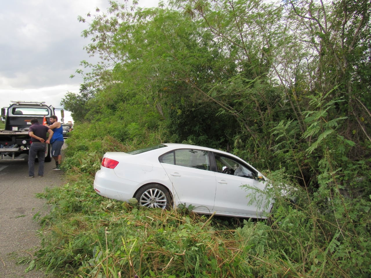 Accidente en carretera Mérida-Cancún deja una lesionada