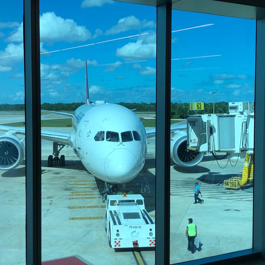 Aeropuerto Internacional de Cancún programa 472 vuelos este Día de la Santa Cruz