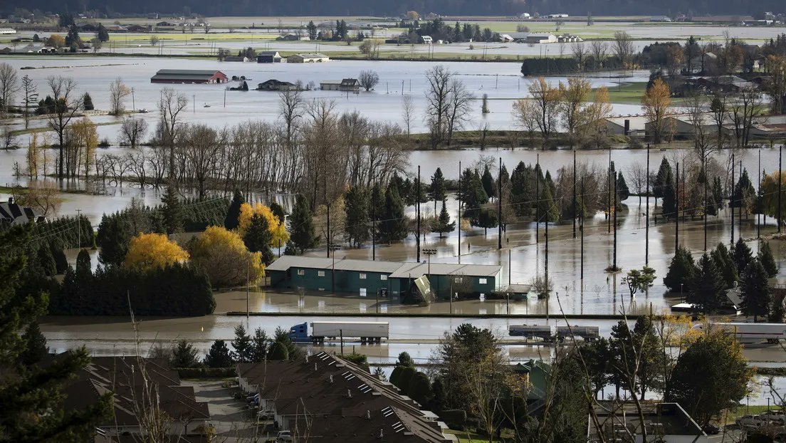 Varias zonas quedaron con severas inundaciones que rebasaban el metro de altura