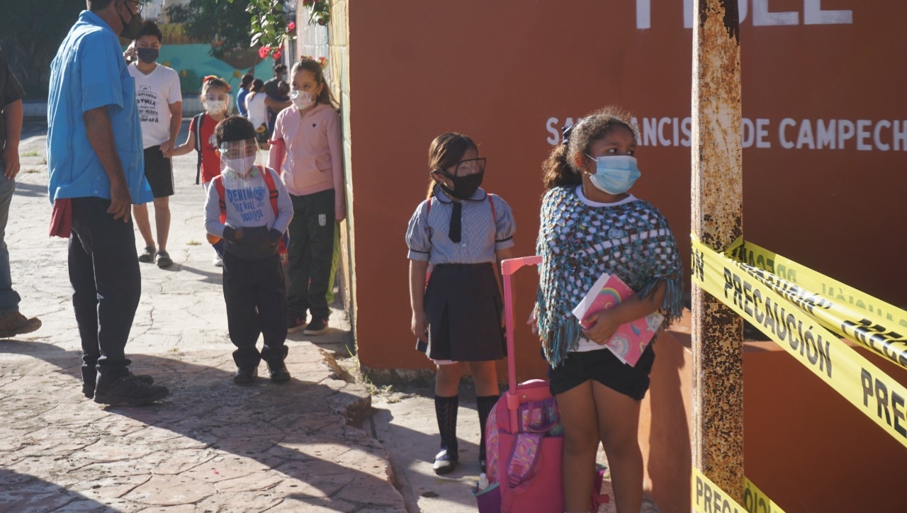 El Secretario de Educación aceptó que el brote de COVID-19 existió hace unas semanas