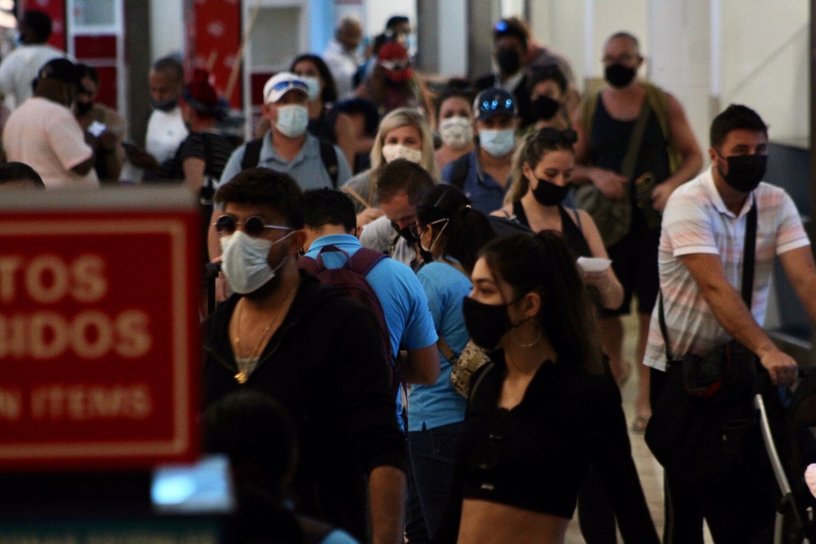 Aumenta afluencia de viajeros en el aeropuerto de Cancún: VIDEO