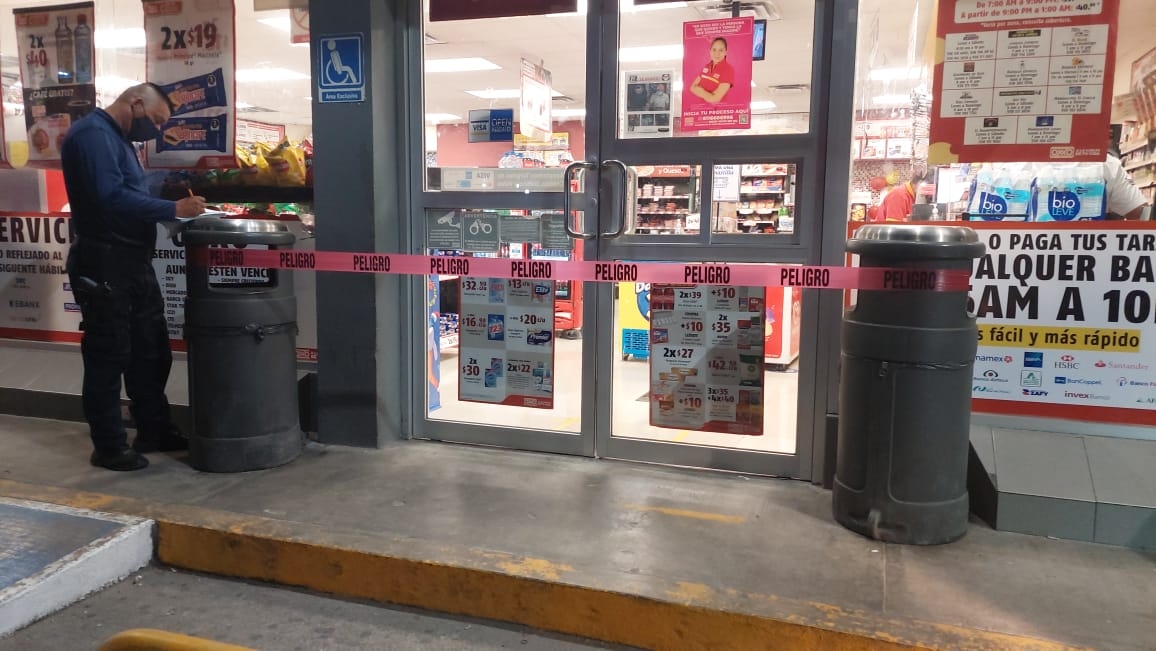 Asaltan Oxxo y una farmacia YZA en menos de media hora en Ciudad del Carmen