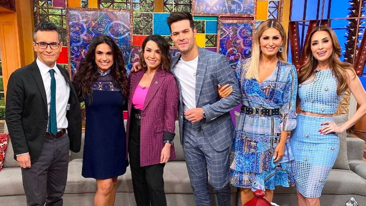 Mujer se hace viral por festejar su cumpleaños con temática de 'VLA' de TV Azteca