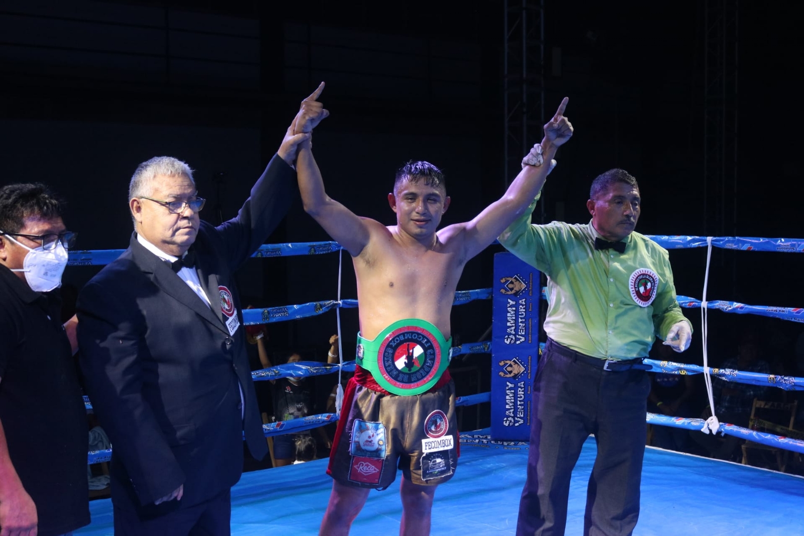 Boxeador de Campeche gana la división Welter de la Fecombox