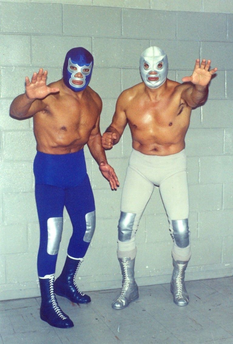 Esta es la historia de la famosa pose de El Santo y Blue Demon - PorEsto