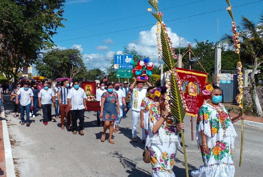 Gremio "Cristo Rey" con más de 70 años de antigüedad en Tekit, Yucatán