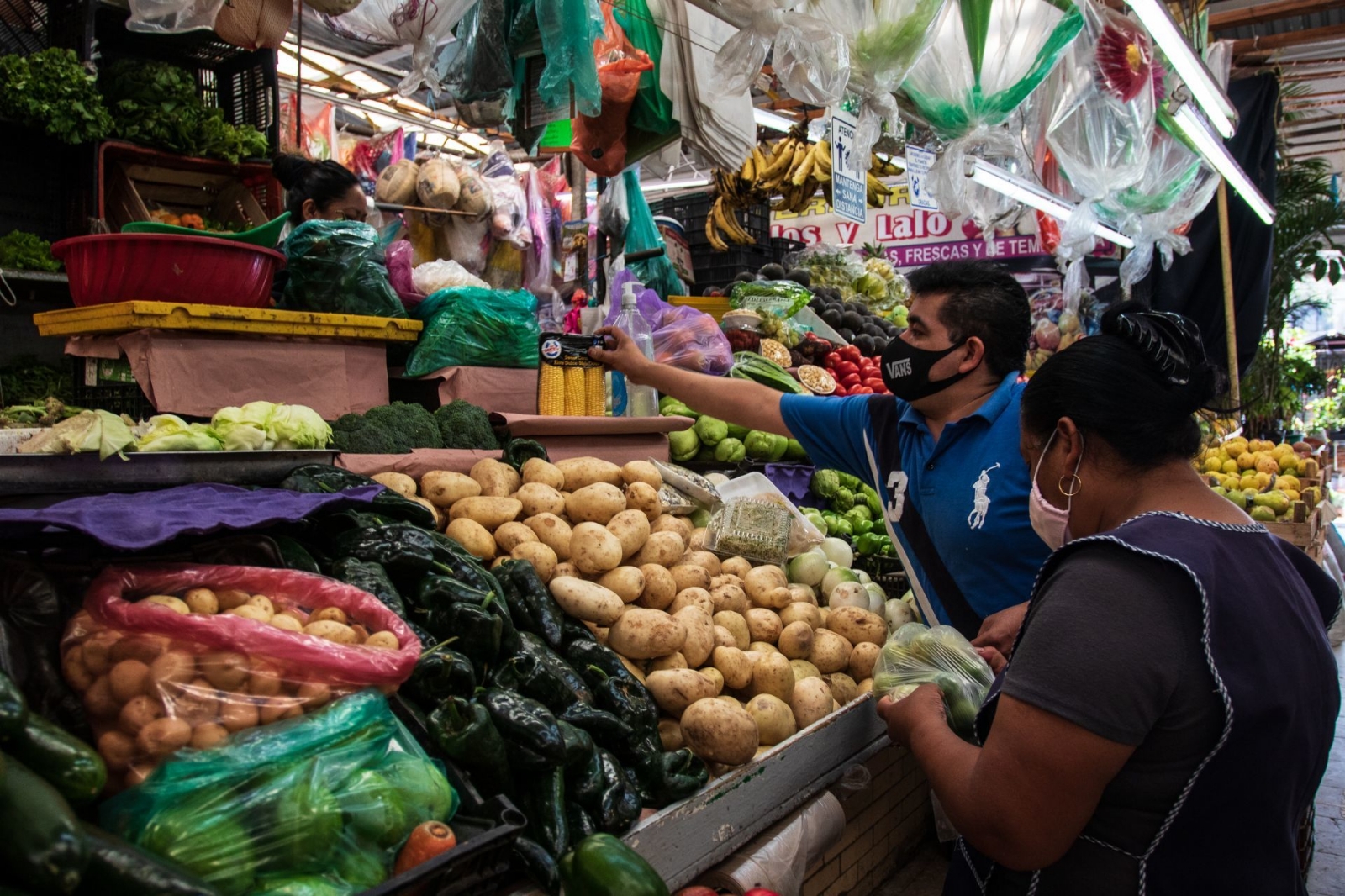 Otros genéricos que contribuyeron a la inflación fueron: el tomate verde, pollo, jitomate, chiles frescos, entreotros