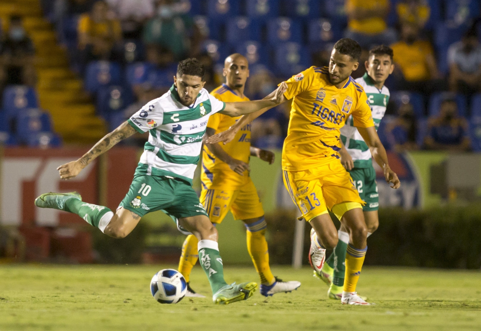 Tigres no derrota a Santos en el Estadio Corona desde la final de ida del Apertura 2011
