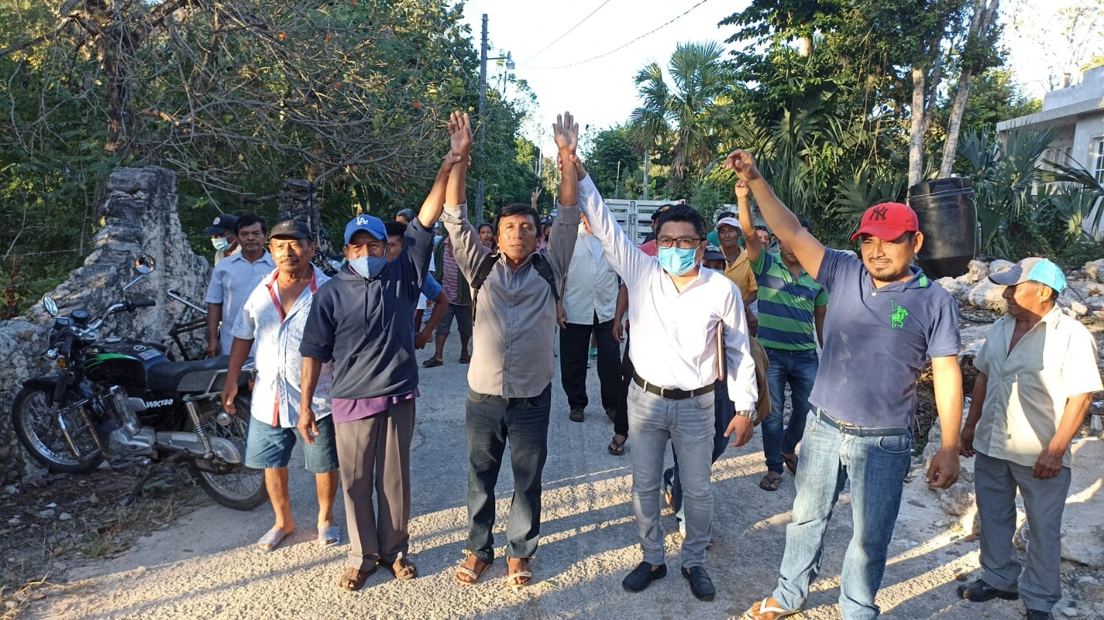 Pobladores levantan bloqueo en carretera Xaya-Tekax tras nombramiento de comisario