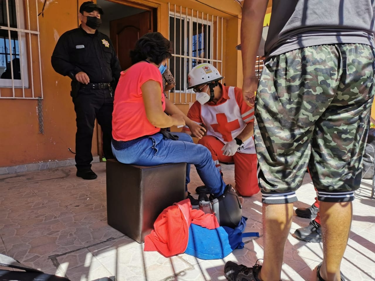 El percance ocurrió alrededor de las 12:00 horas de esta tarde