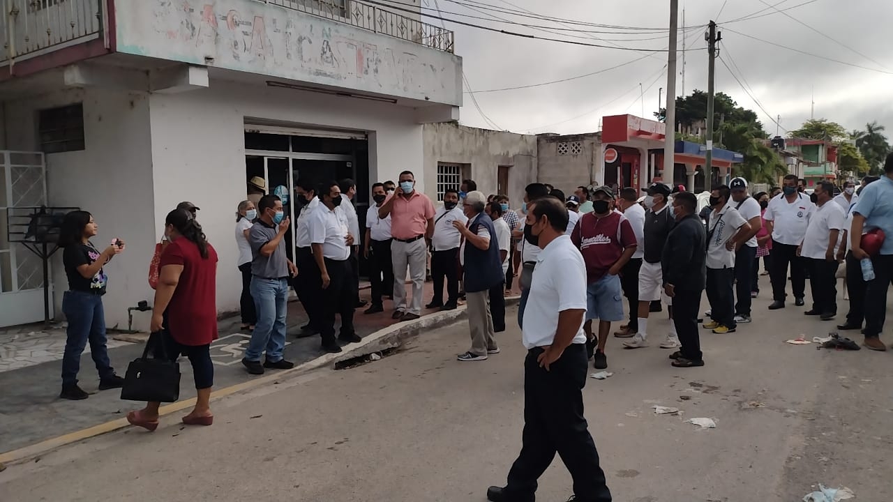 Establecen diálogo entre taxistas de Carrillo Puerto y choferes de Untrac para detener conflicto